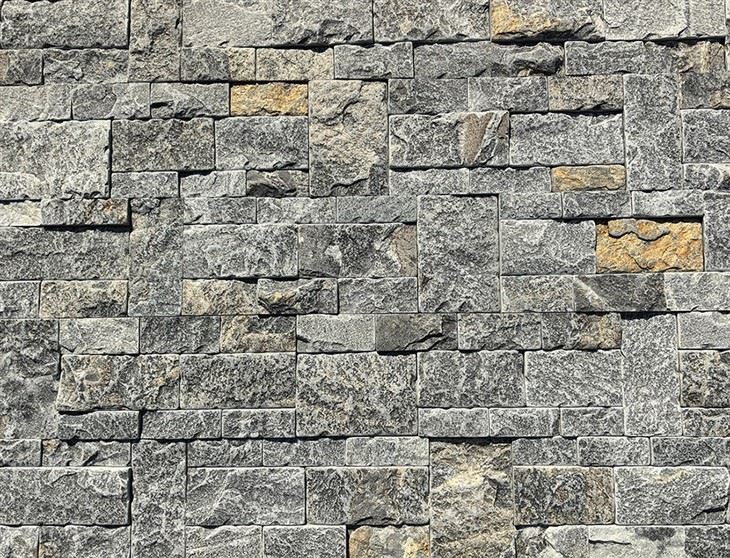 Tấm đá xếp chồng lên nhau